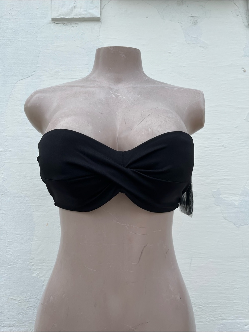 Victoria's Secret Black Strapless Twist Bikini Top